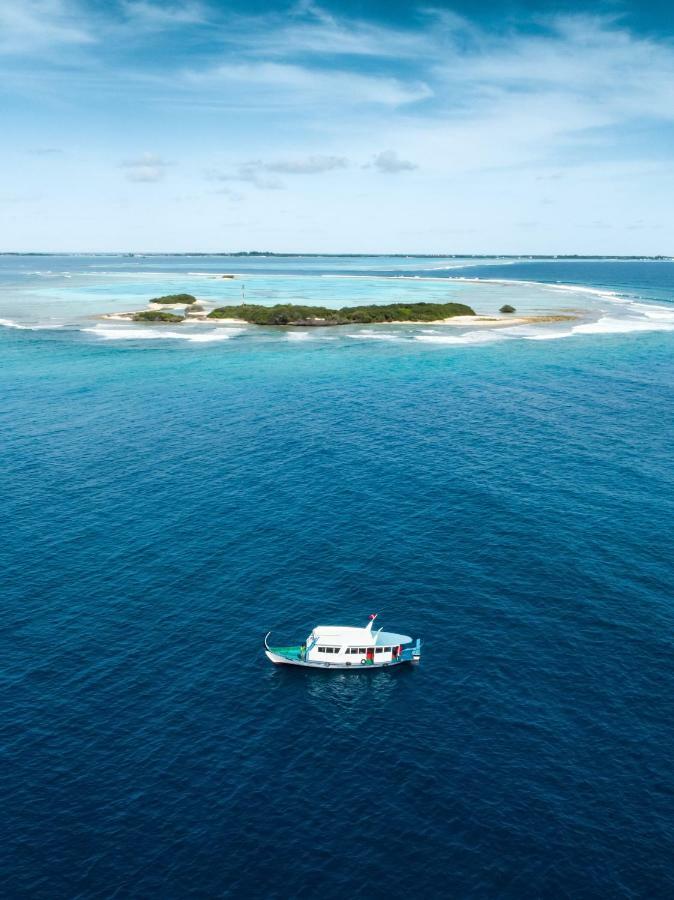 เวฟ ซาวด์ บาย 3เอส มัลดีฟส์ Hotel Addu City ภายนอก รูปภาพ